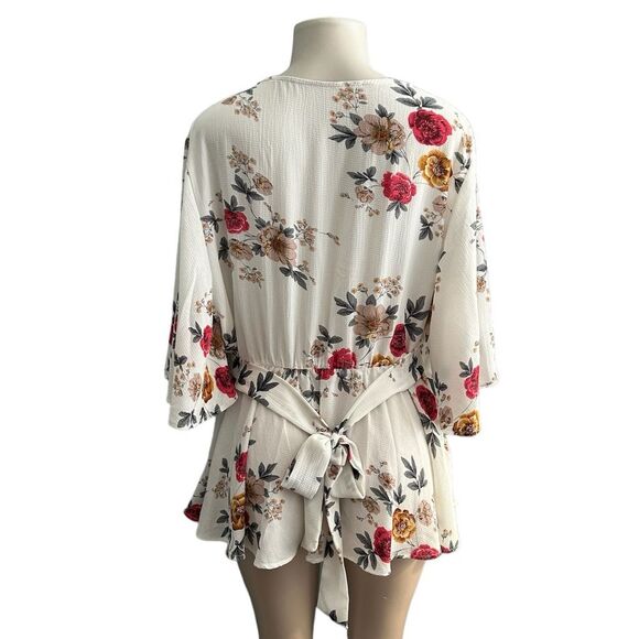 Florals on Cream Faux Wrap Front Flutter Short Sleeve Peplum Blouse Plus Size 2X - Picture 4 of 7
